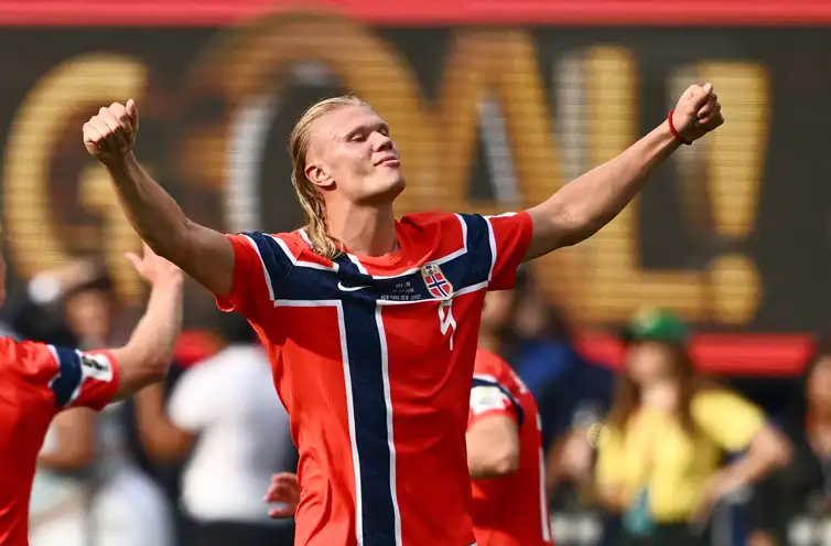 Soccer Football - FIFA World Cup 2026 - Round of 16 - Brazil v Norway - New York New Jersey Stadium, East Rutherford, New Jersey, U.S. - July 5, 2026
Norway's Erling Haaland celebrates scoring their second goal REUTERS/Dylan Martinez
