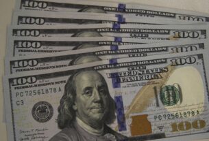 dolar moeda 0803221209
