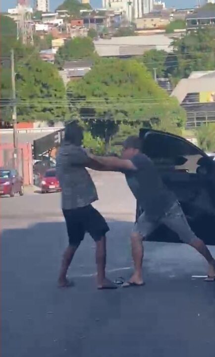 Aposentado é agredido e roubado após sair de agência bancária em Manaus 1 g1 aposentado roubado agredido manaus e1786623238387