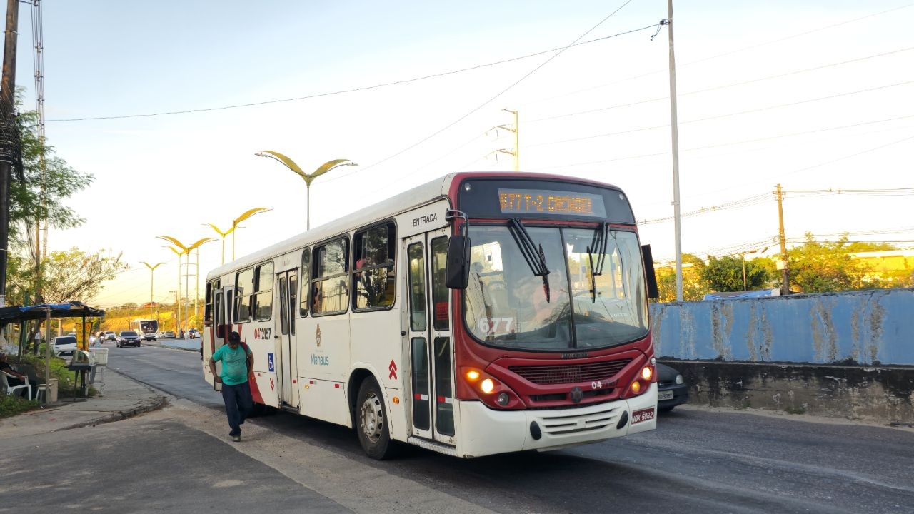onibus 677 trafegando pela avenida autaz mirim durante o horario de pico desta quarta 22 no 3deg dia da paralisacao dos rodoviarios em manaus foto natalia povoas rede amazonica