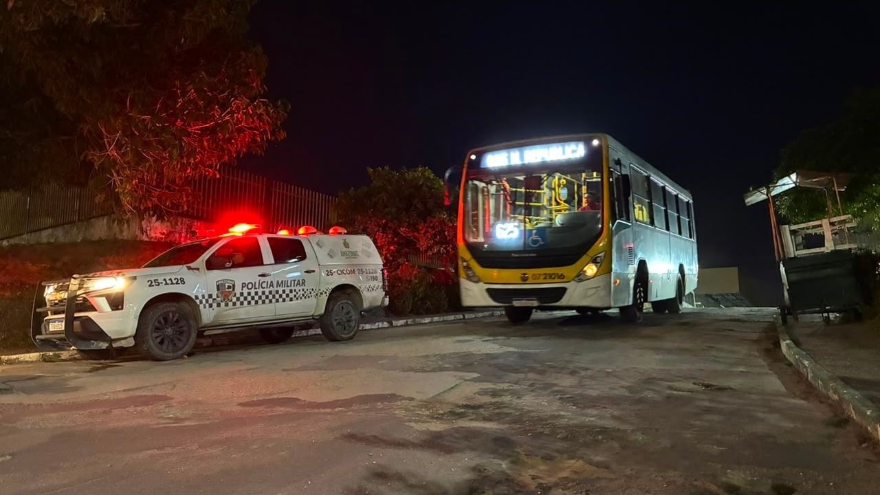 paralisacao de onibus em manaus 80 da frota volta as ruas nesta terca feira foto daniel ramos rede amazonica
