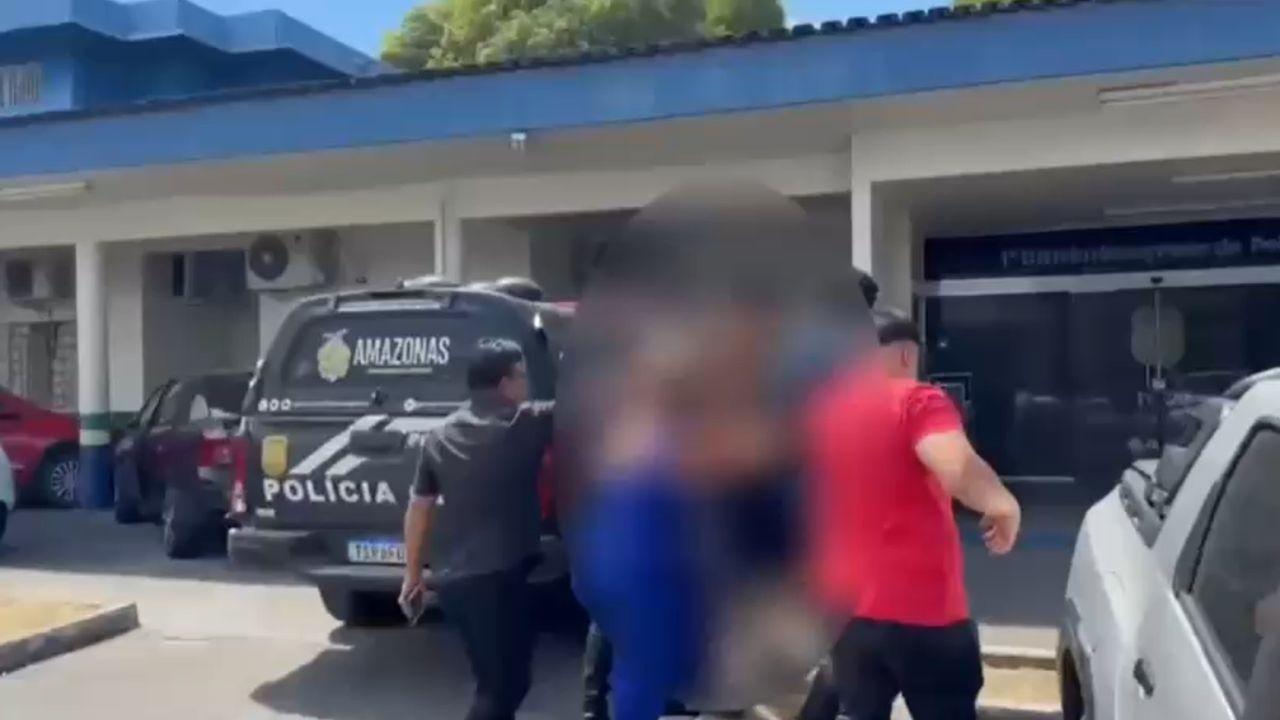 suspeito de sequestrar e extorquir vitimas e preso na zona centro sul de manaus foto divulgacao pc am
