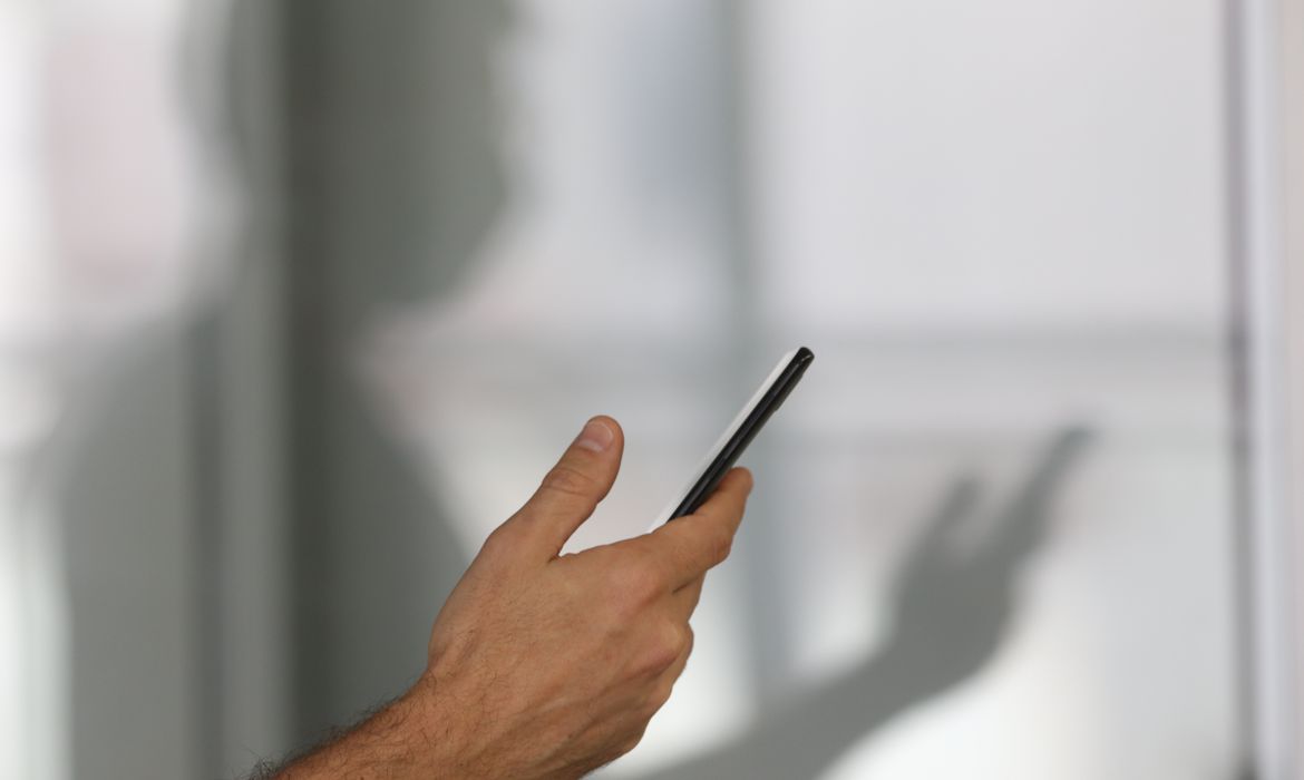 uso de smartphone e celular050720211238