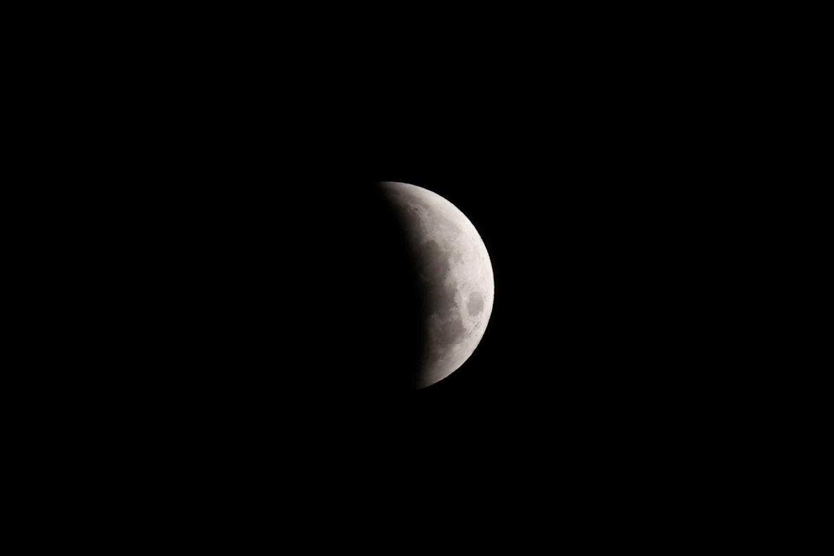 2025 03 14t071633z 553116773 rc2tcdaj3tfg rtrmadp 3 lunar eclipse portugal