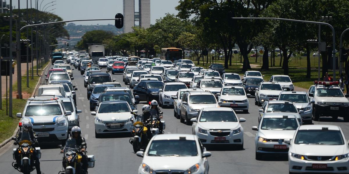Governo eleva teto para financiamento de veículos de aplicativo para R$ 200 mil 1 984485 taxistas20uber 9500