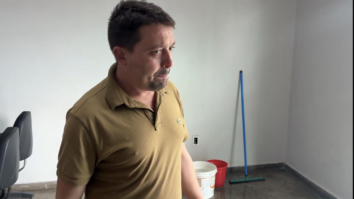 empresario erivelton da frota magalhaes apos ser resgatado de cativeiro. ele tinha sido sequestrado ao sair de restaurante em manaus foto reproducao rede amazonica