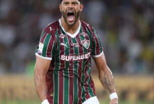 fluminense vira sobre o remo e se mantem firme no g 4 do brasileirao