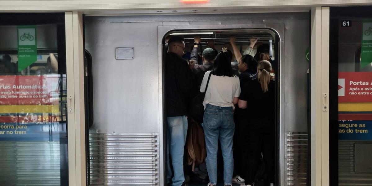 Greve na CPTM causa caos em SP e força mudanças na rotina dos passageiros 1 int1688