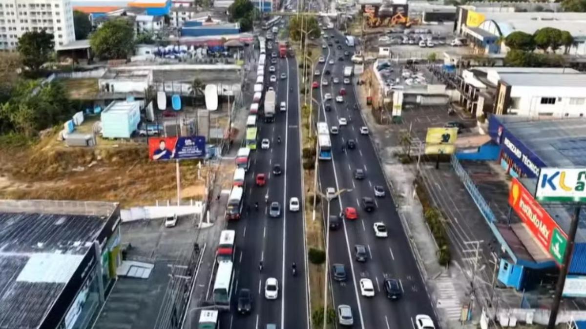 paralisacao das rotas do distrito industrial de manaus na avenida torquato tapajos foto reproducao globoplay