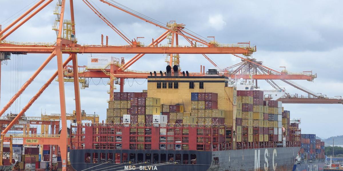 Brasil e EUA reabrem mesa de negociações para encerrar impasse comercial 1 pzzb74033 9 1