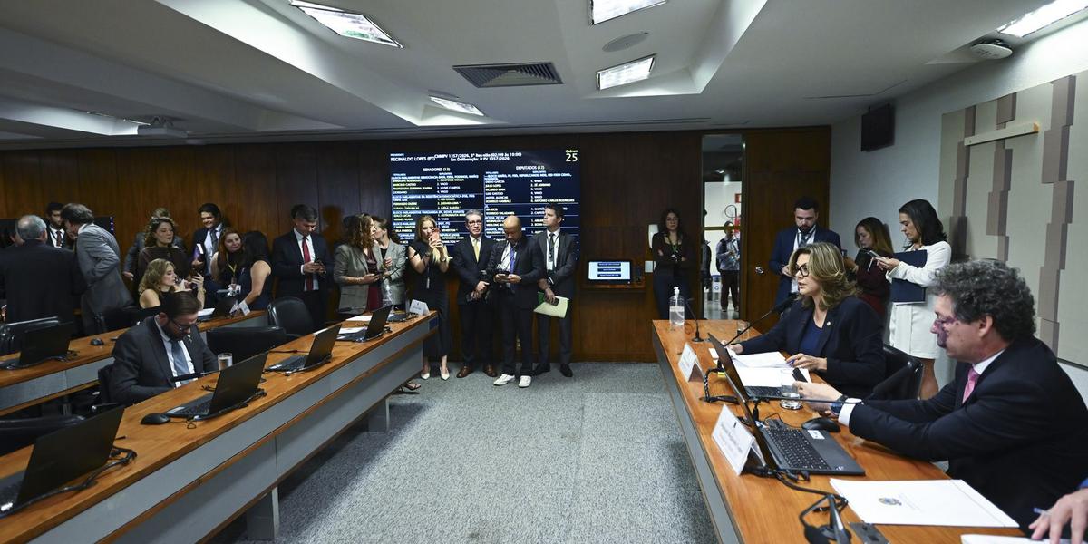 Fim da 'Taxa das Blusinhas'? Comissão aprova MP que zera imposto para compras de até US$ 50 1 55504235024 b14889fcbb 6k